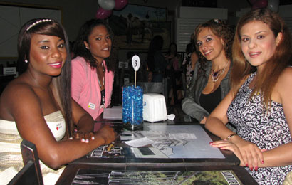 Medellin ladies waiting to meet single foreign men for marriage.