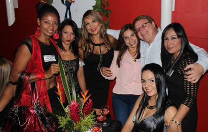 One of our clients with personals during our Medellin singles tours.