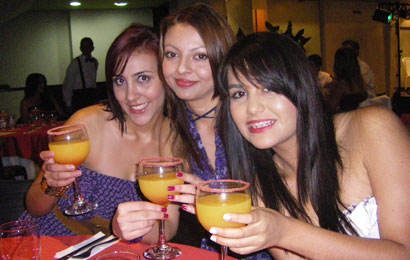 Be a part of our Medellin singles tours